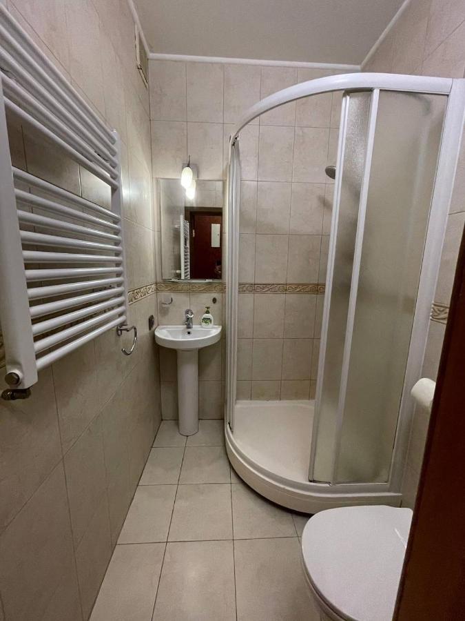 One Bedroom Kreschatik Str 4 Kiev Exterior foto