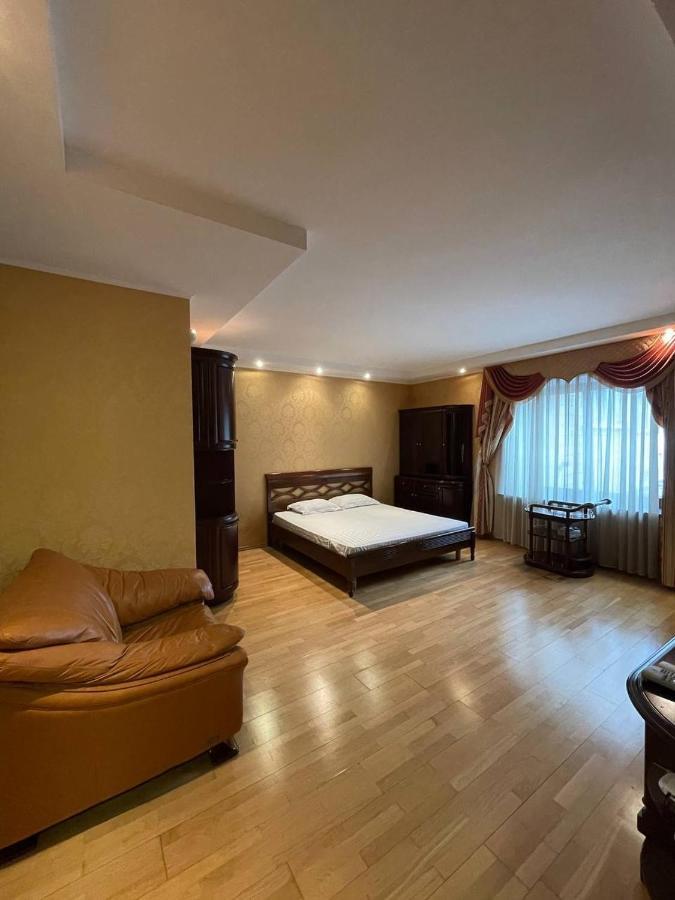 One Bedroom Kreschatik Str 4 Kiev Exterior foto